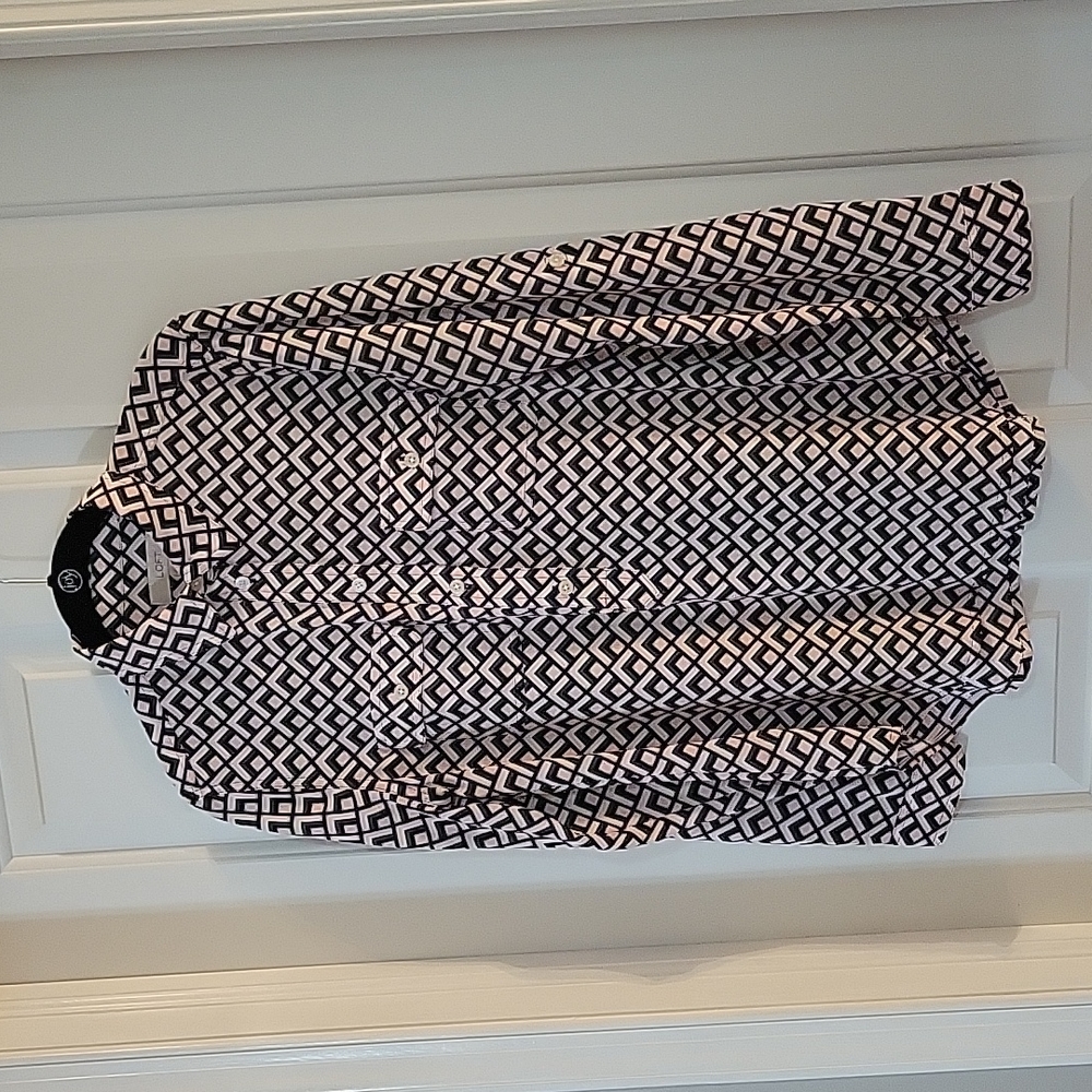 Loft pink gray graphic print blouse small